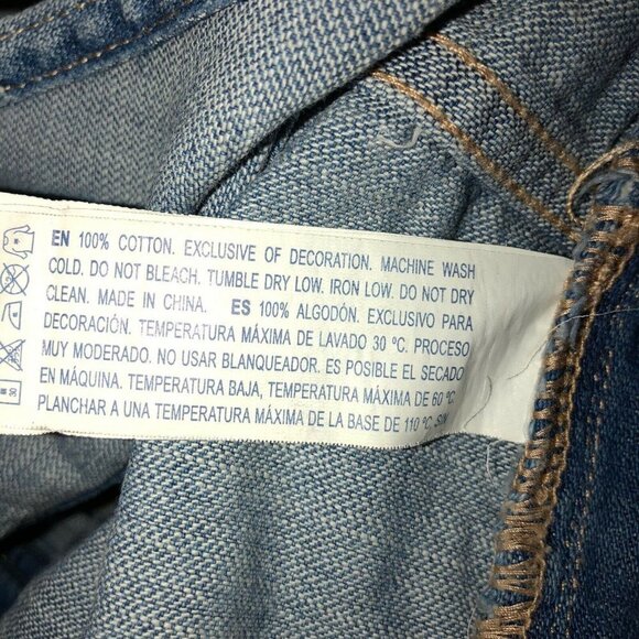 FOREVER 21 Distressed Denim W/ Pockets Embroidered Overall Jean Shorts - Picture 10 of 10